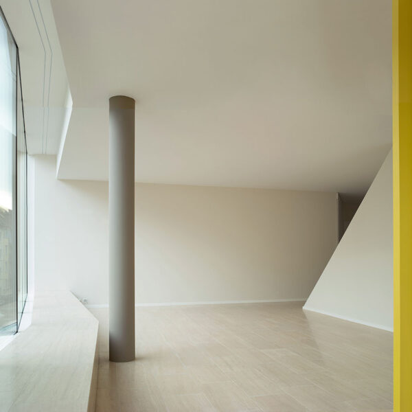 Wohnung mit eingeschnittener Treppe einer Maisonette-Wohnung